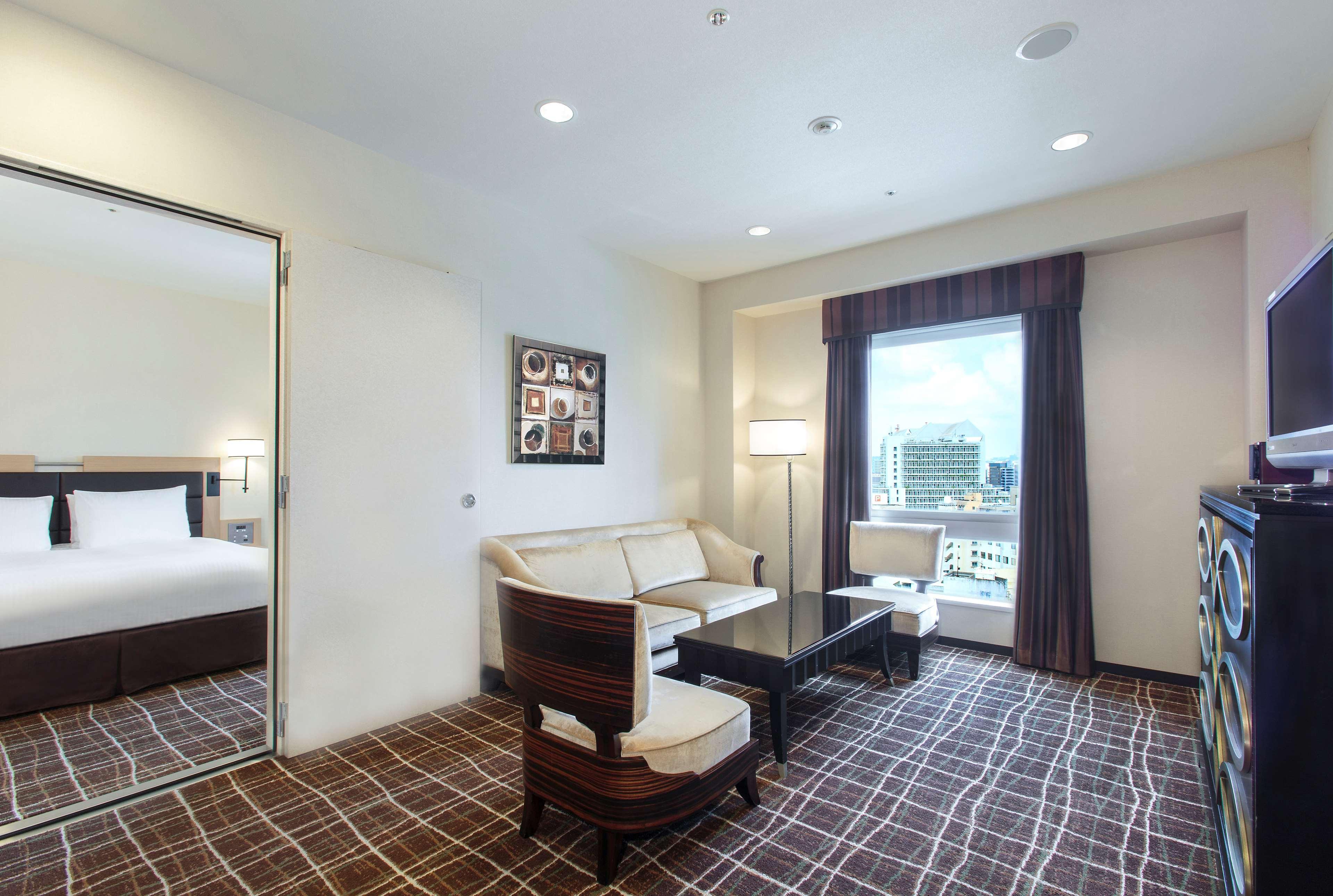 Doubletree By Hilton Naha Hotell Exteriör bild