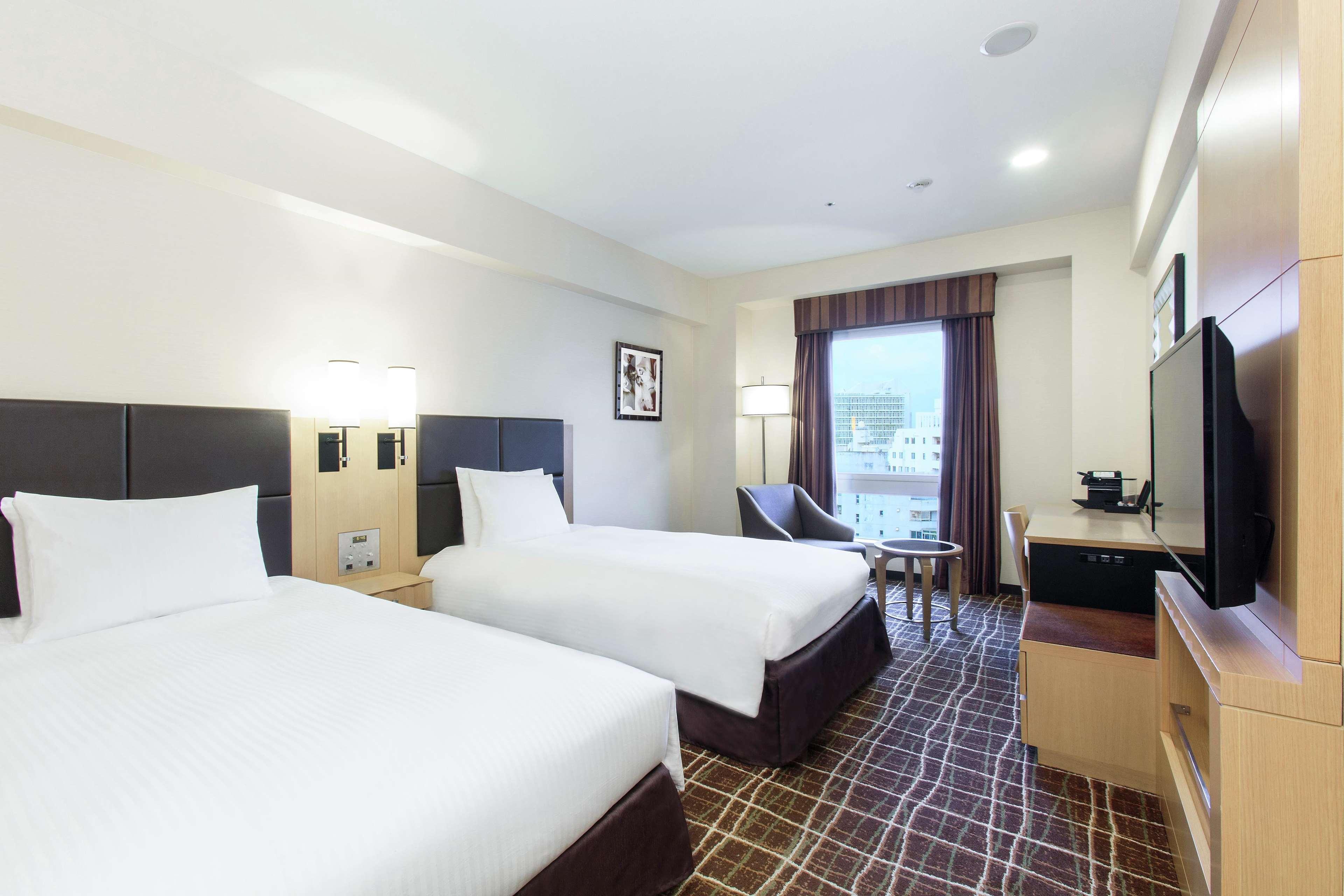Doubletree By Hilton Naha Hotell Exteriör bild