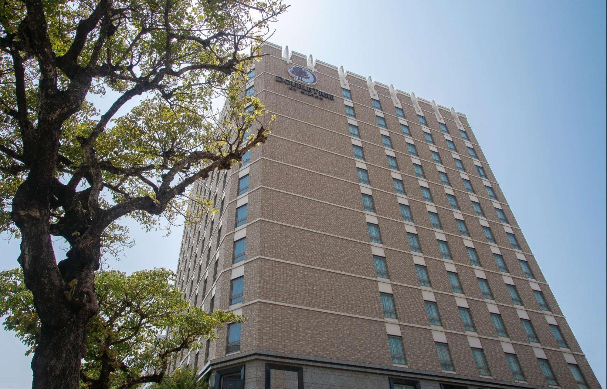 Doubletree By Hilton Naha Hotell Exteriör bild